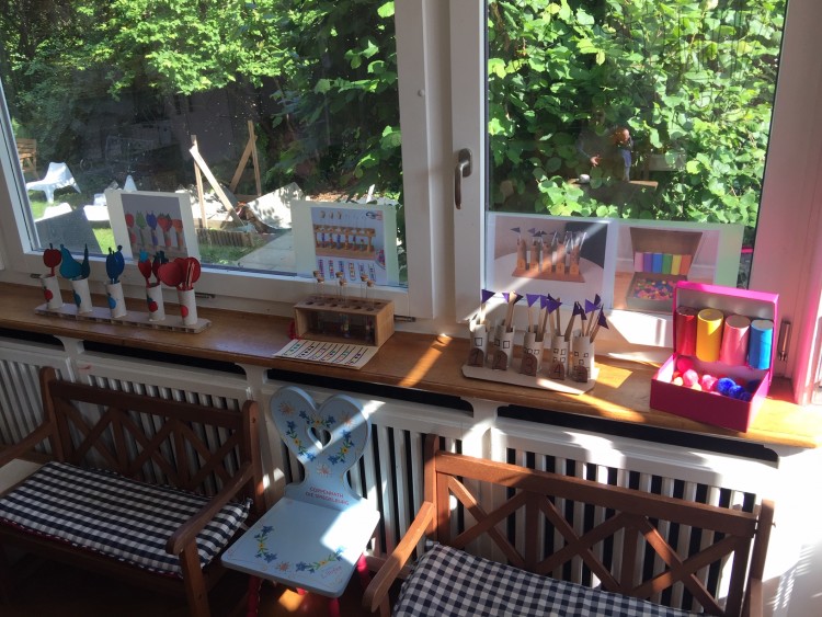 unsere neue Fensterwand Maria Montessori oder auch genannt Playdayhacks, mal sehen wie es bei den Kindern ankommet